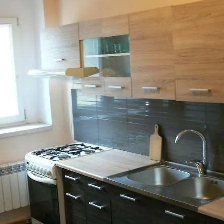 Zlota Lesniczowka مزرعة للإقامة