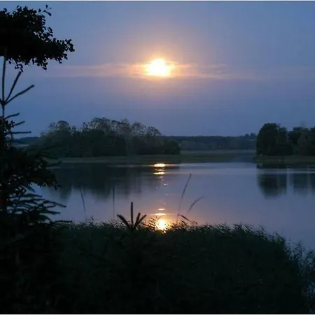 Zlota Lesniczowka مزرعة للإقامة *