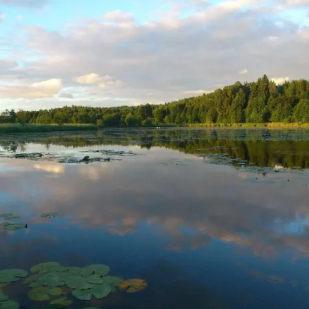 Zlota Lesniczowka مزرعة للإقامة