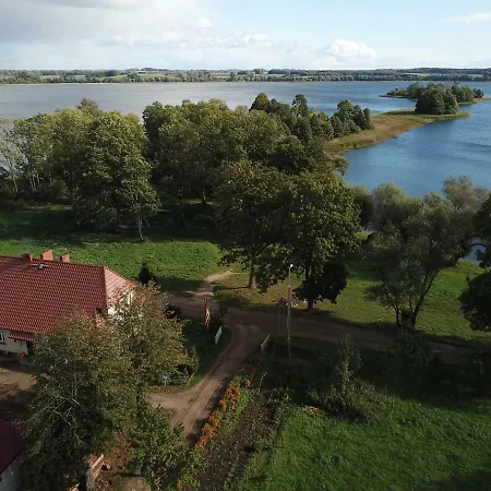 Zlota Lesniczowka مزرعة للإقامة *