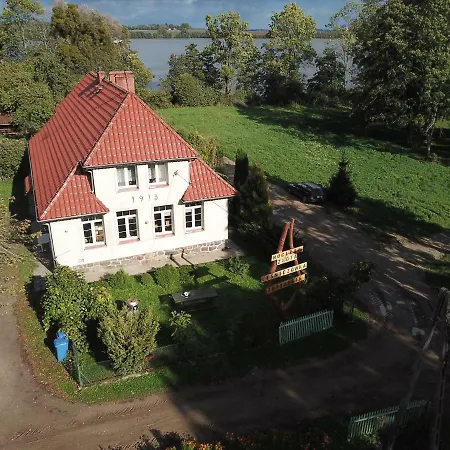 Zlota Lesniczowka مزرعة للإقامة *